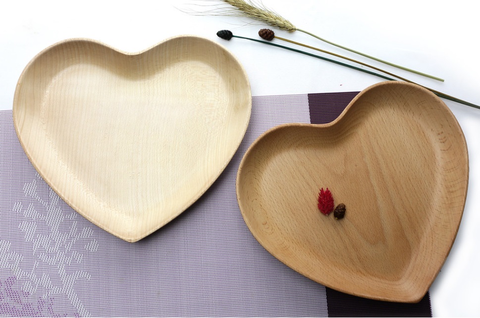 Đĩa gỗ hình trái tim 17x21xH2.2cm - Mã CCG39 khay hinh trai tim go beech 7